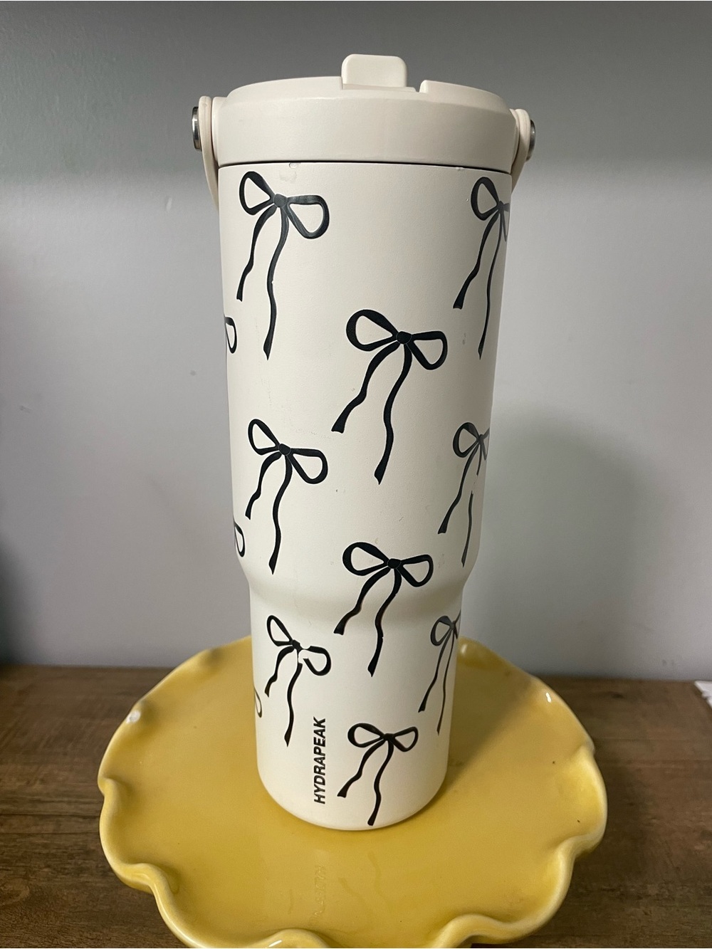 HydraPeak Stainless Steel Tumbler - Cream with Black Base